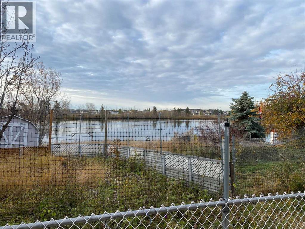 10106 89 Street, photo 2 of 2