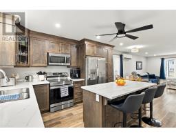 15 Kemble Avenue thumbnail 4
