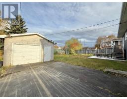 31 Southcott Drive thumbnail 3