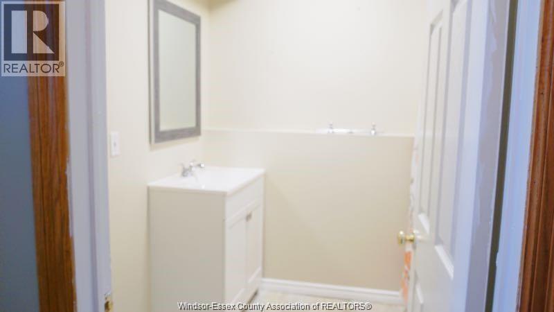 4355 BETTS, Windsor — photo 9