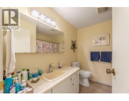 187 Warren Avenue Unit# 304, Penticton, BC V2A3N1 Photo 18