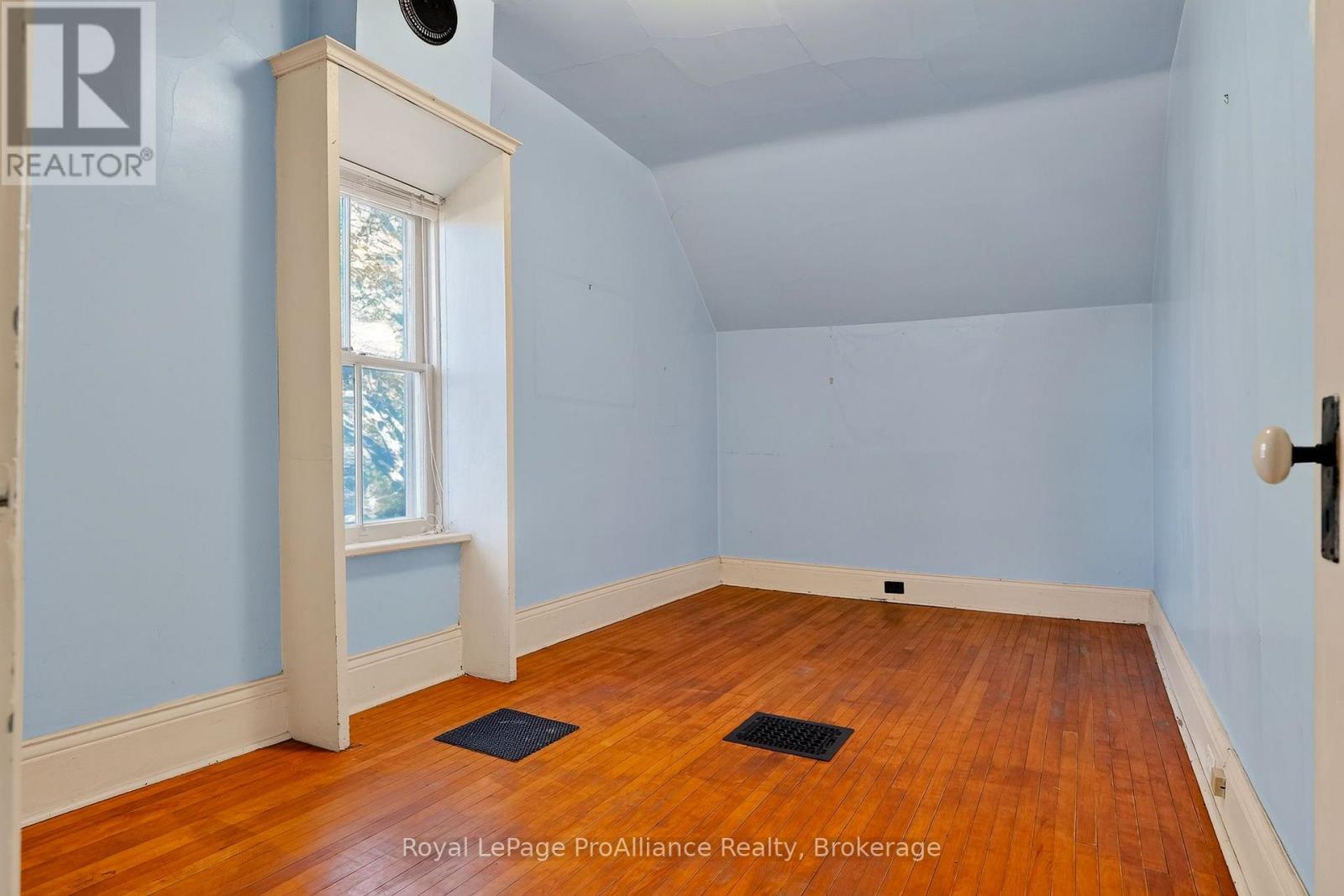 1167 Division Street, Cobourg, ON photo 24