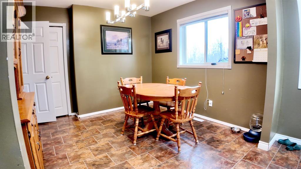 808 10 Street, Fox Creek — photo 11