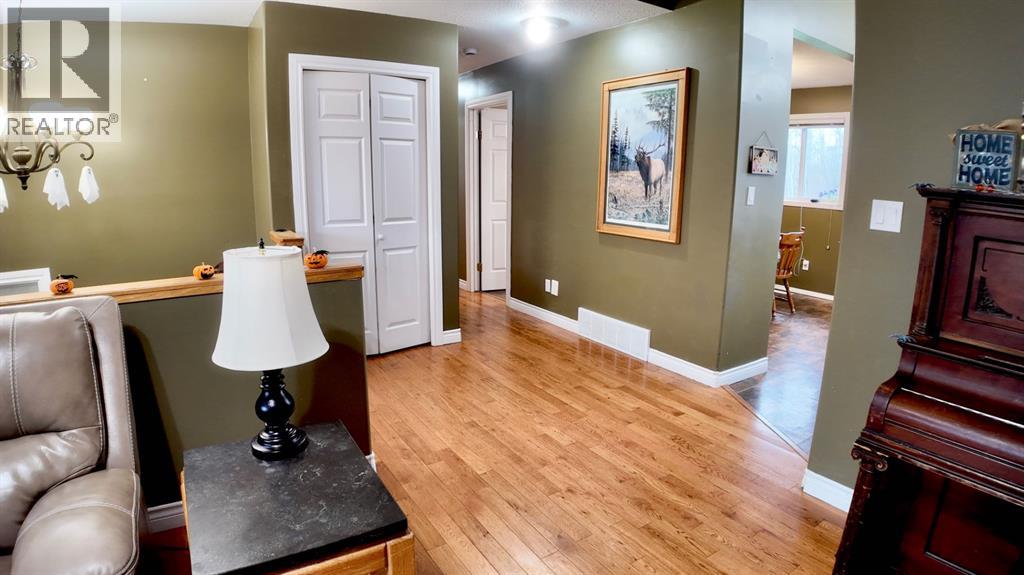 808 10 Street, Fox Creek — photo 7