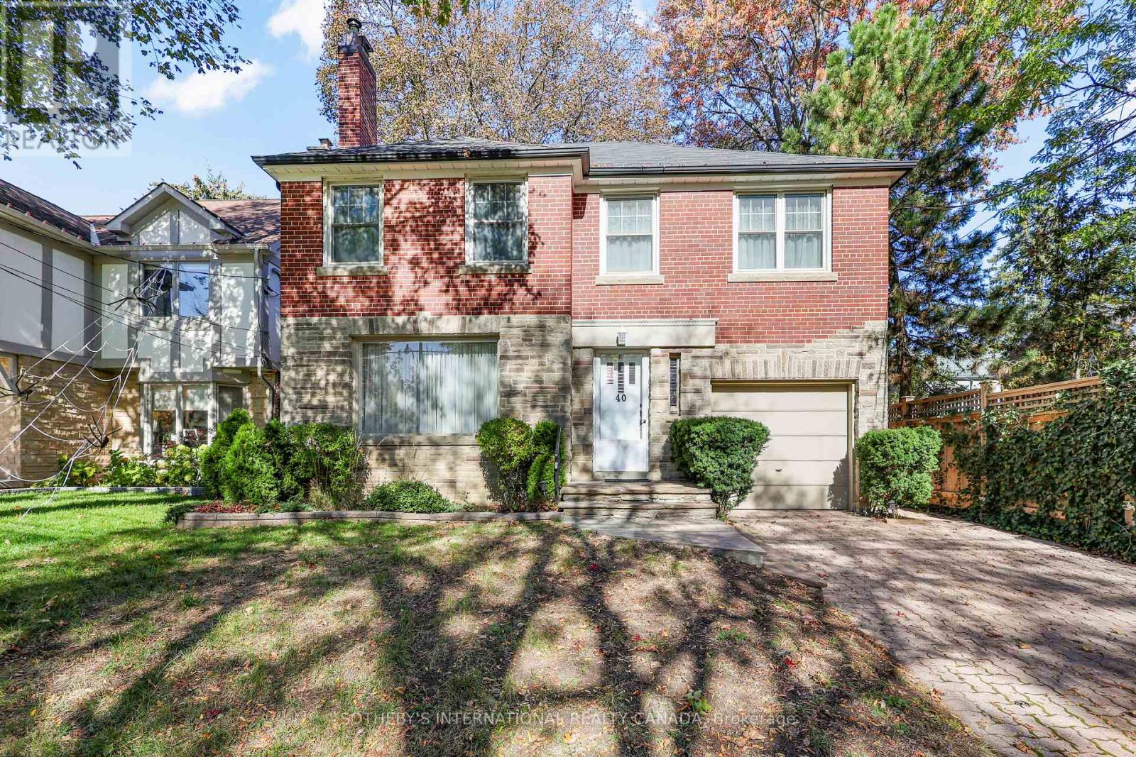 40 Teddington Pk Avenue, Toronto, ON photo 1