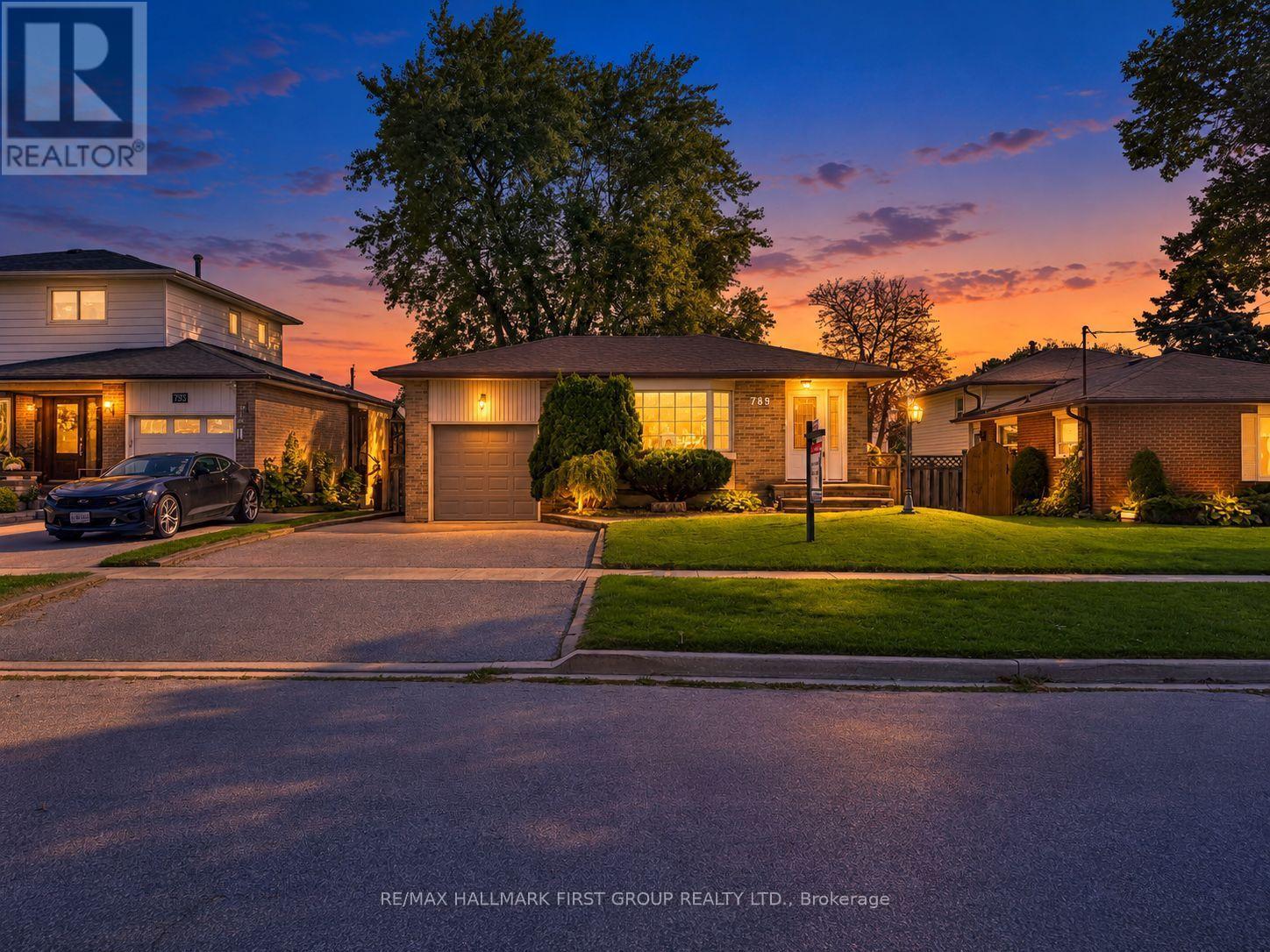789 Hillcrest Road, Pickering, ON