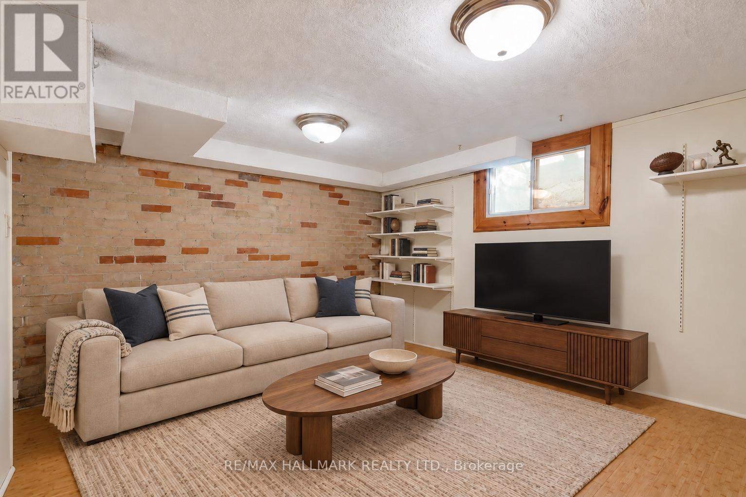 10 Woodgreen Place, Toronto, ON photo 22