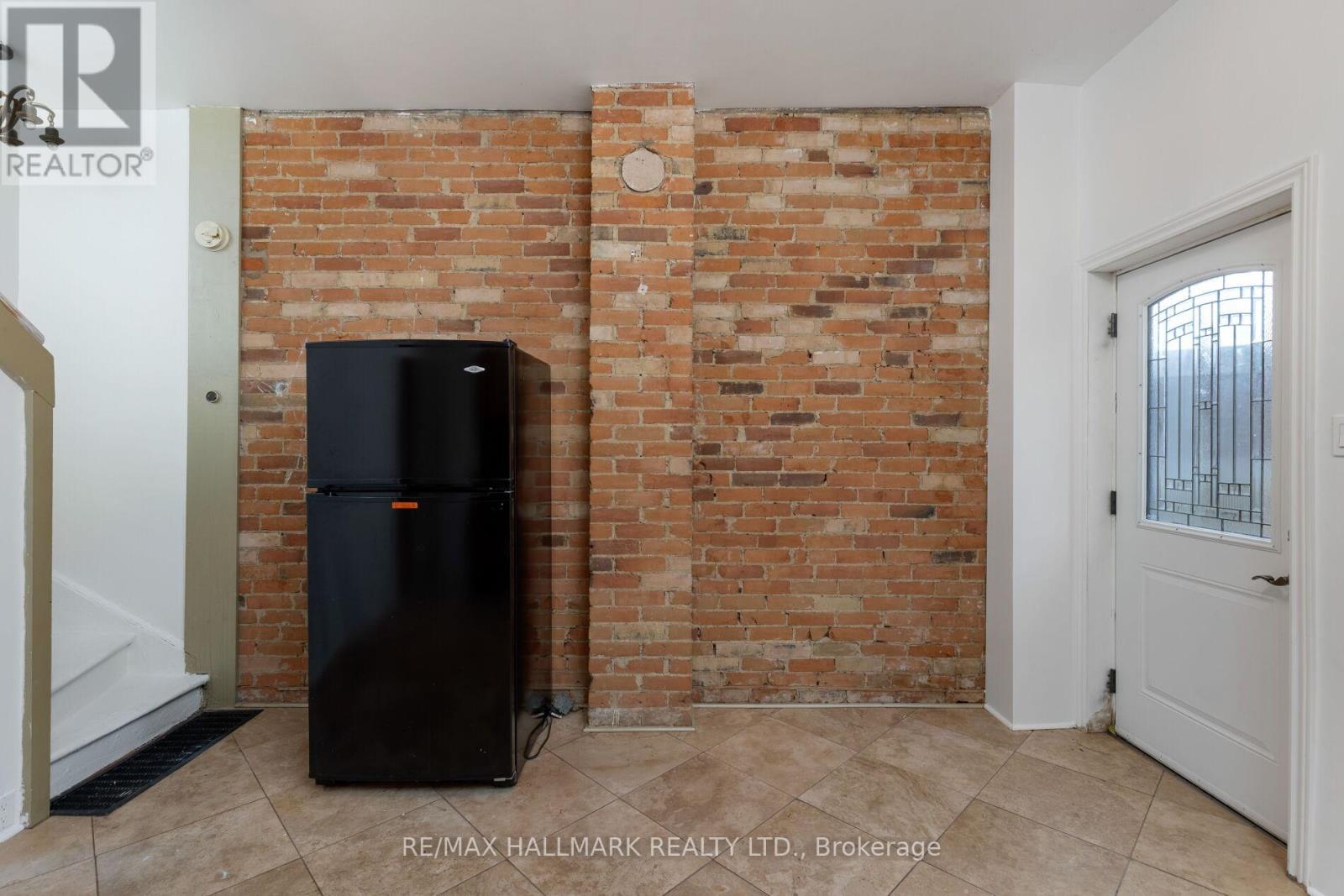 10 Woodgreen Place, Toronto, ON photo 5