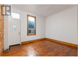 10 Woodgreen Place, Toronto, ON M4M2J2 Photo 10