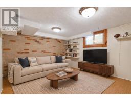10 Woodgreen Place, Toronto, ON M4M2J2 Photo 22