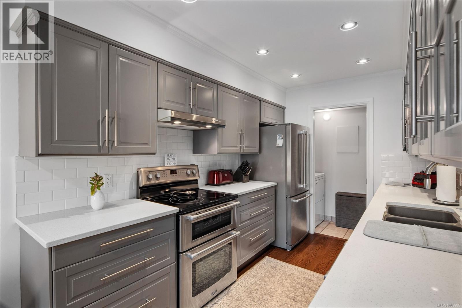 90 208 Russell Street, Victoria