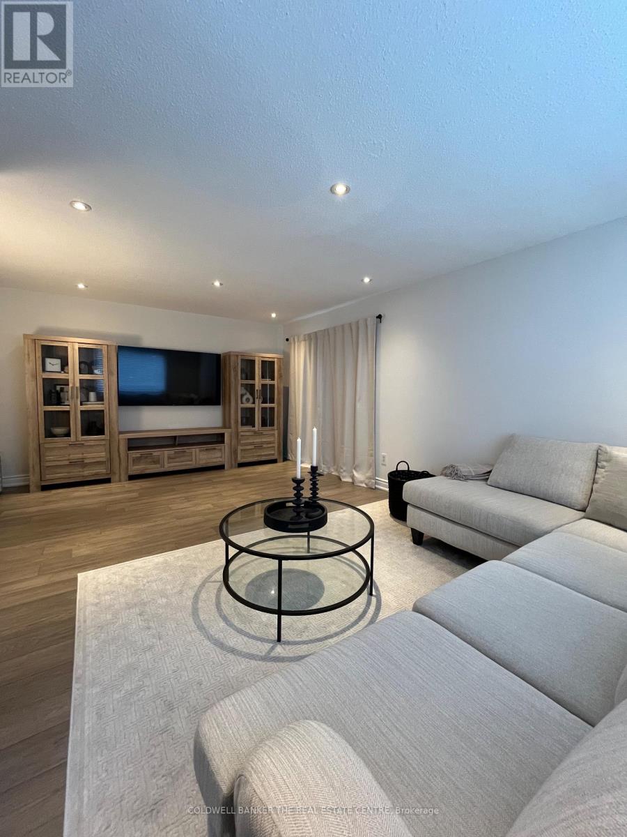 6 Andrea Lane, Vaughan, ON photo 3