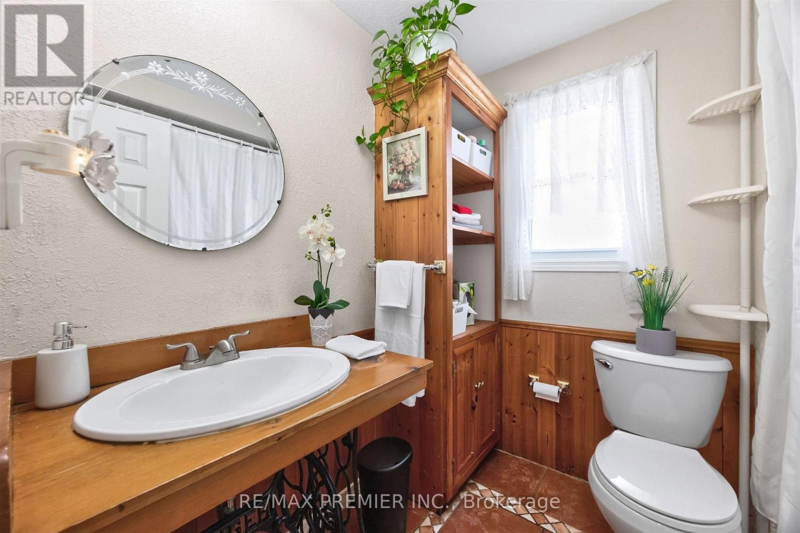 232 John Street, Toronto, ON photo 12