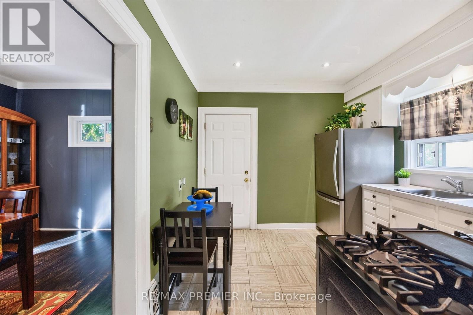 232 John Street, Toronto, ON photo 6