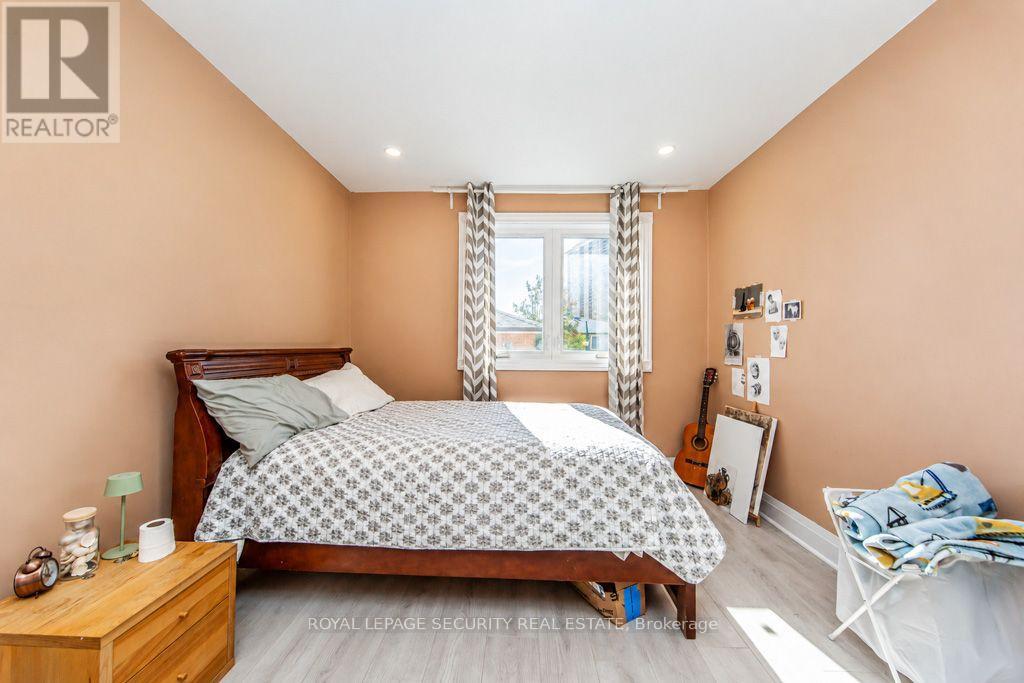 21 Neames Crescent, Toronto, ON photo 18