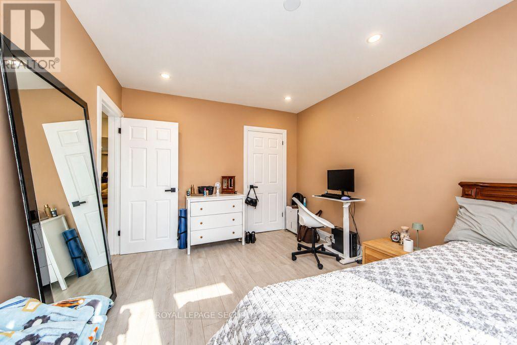 21 Neames Crescent, Toronto, ON photo 19