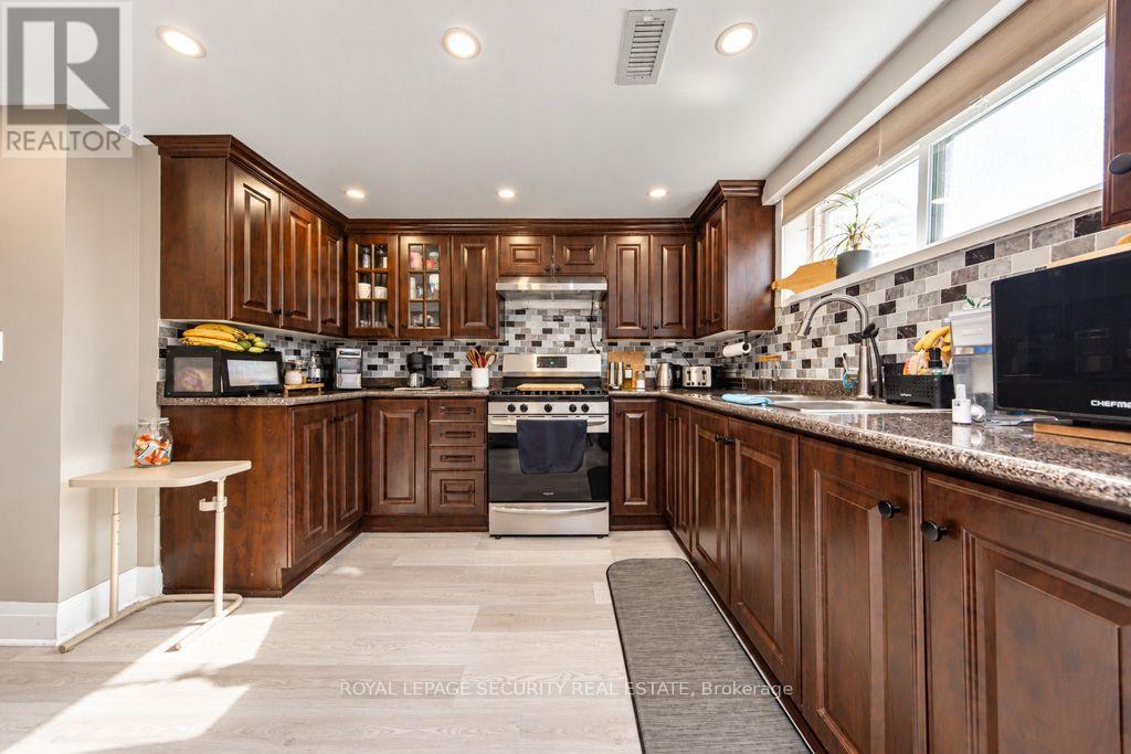 21 Neames Crescent, Toronto, ON photo 33
