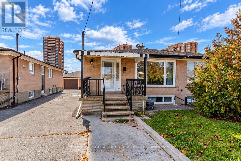 21 Neames Crescent, Toronto, ON photo 4