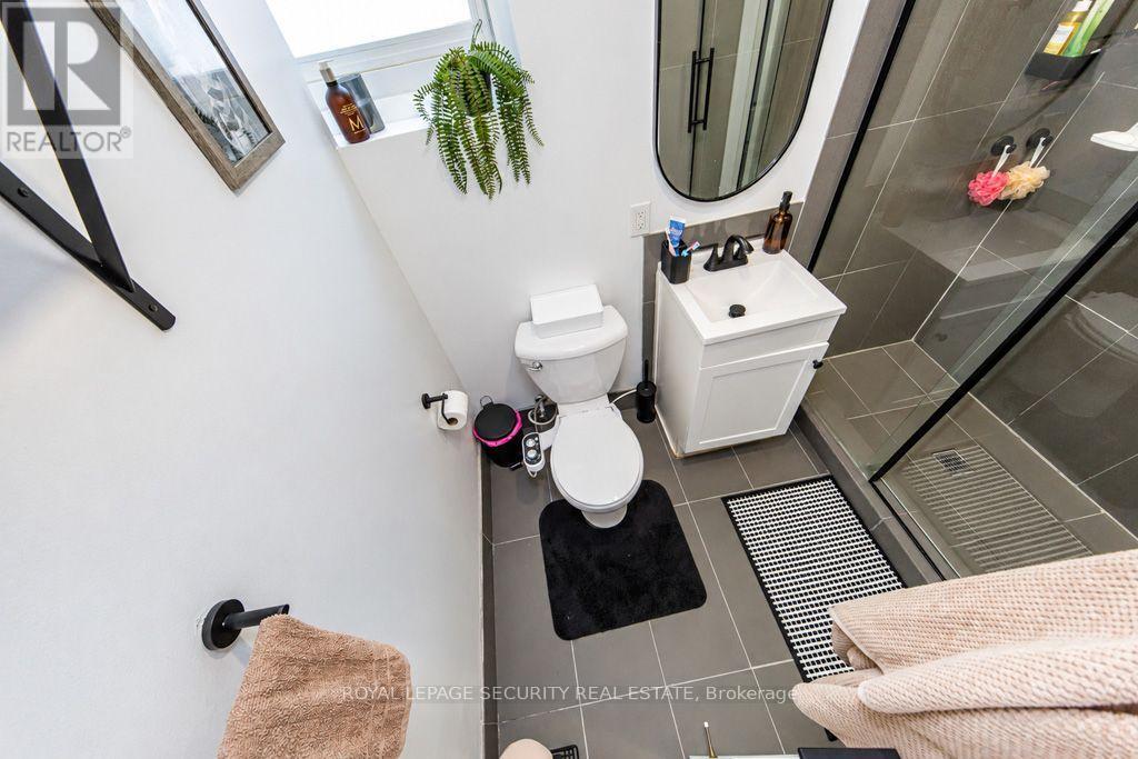 21 Neames Crescent, Toronto, ON photo 42