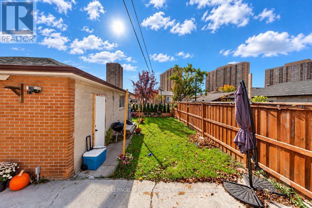 21 Neames Crescent, Toronto, ON photo 45