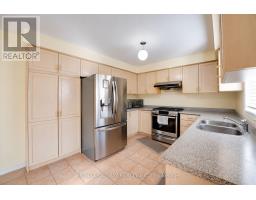 12 Barrier Reef Lane, Brampton, ON L6R2A4 Photo 8