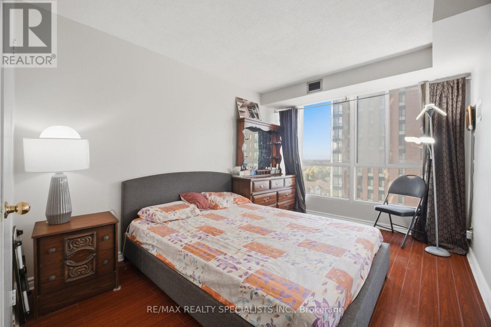 813- 145 Hillcrest Avenue, Mississauga, ON photo 22