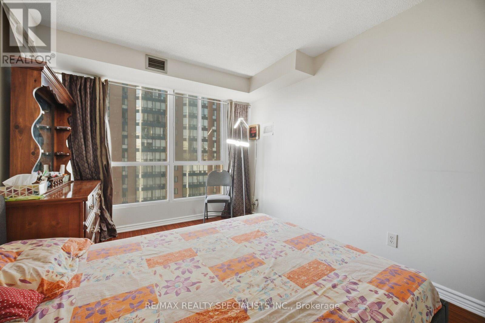 813- 145 Hillcrest Avenue, Mississauga, ON photo 24
