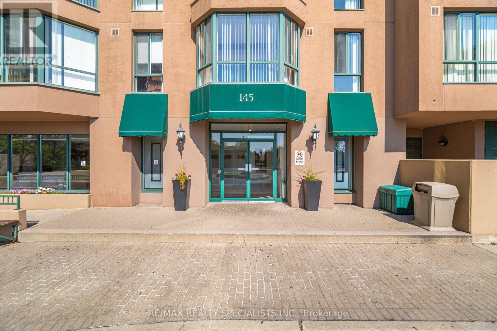 813- 145 Hillcrest Avenue, Mississauga, ON photo 3
