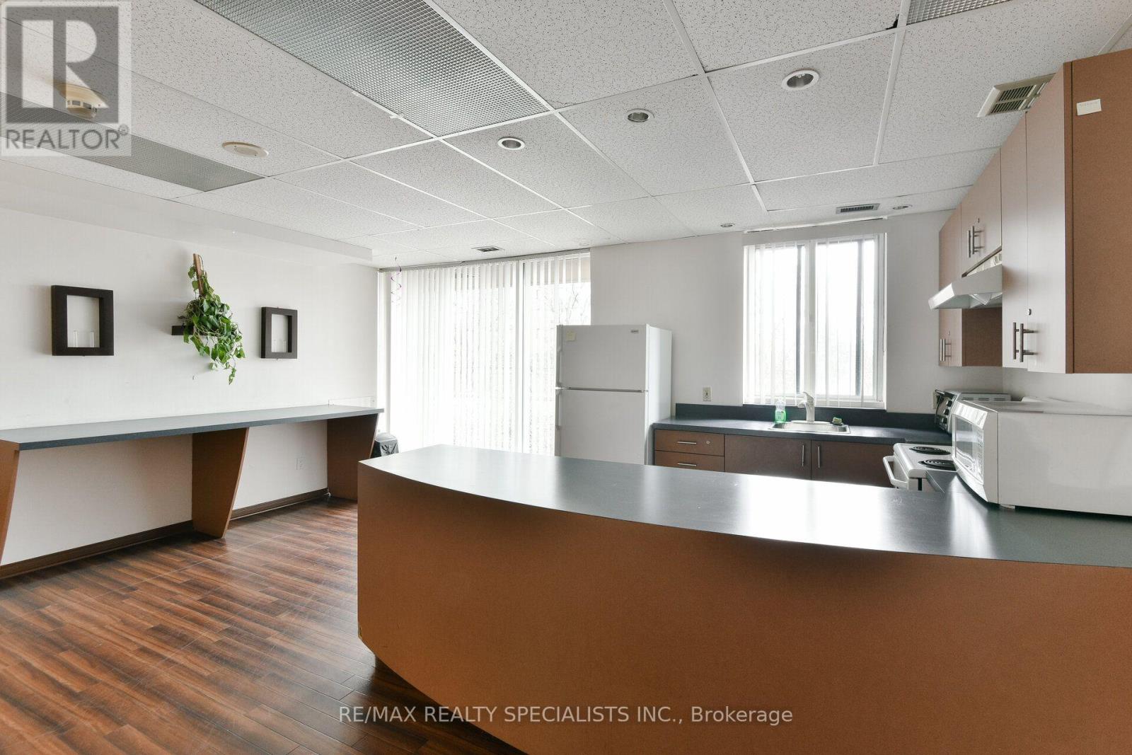 813- 145 Hillcrest Avenue, Mississauga, ON photo 31