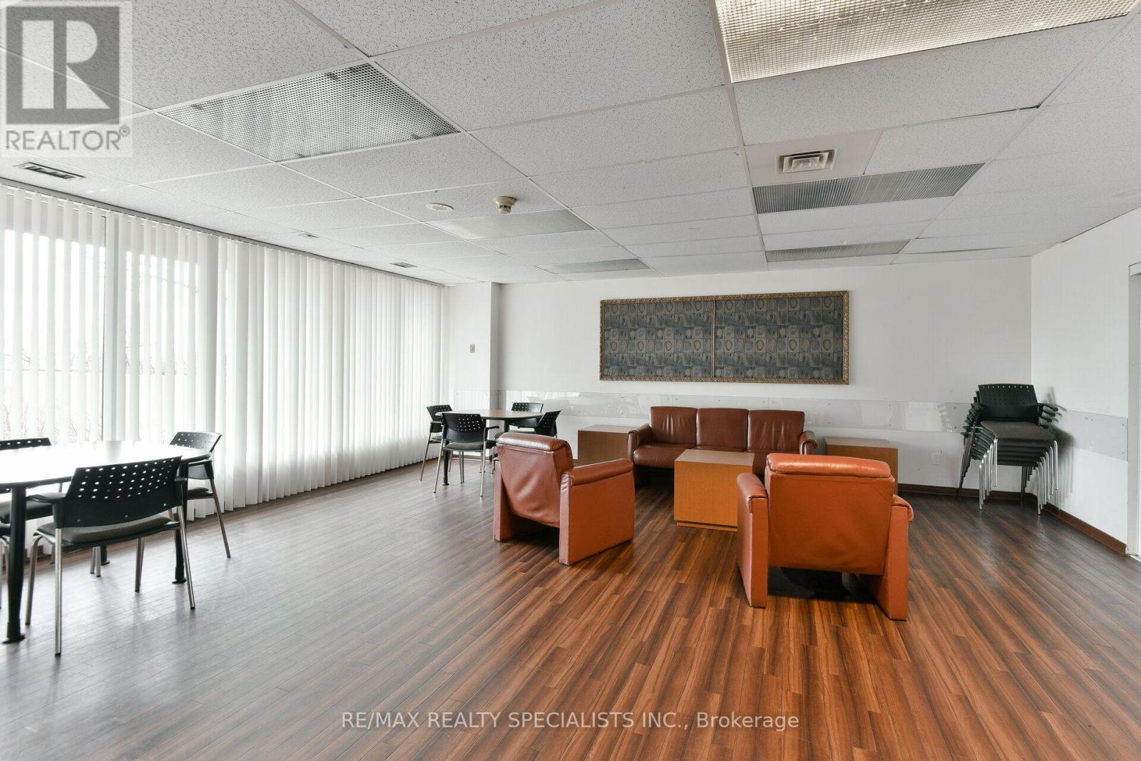 813- 145 Hillcrest Avenue, Mississauga, ON photo 33