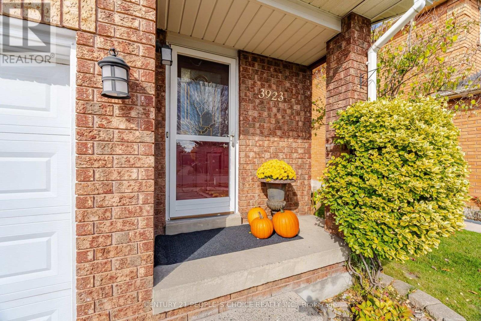 3923 Stoneham Way, Mississauga, ON photo 3