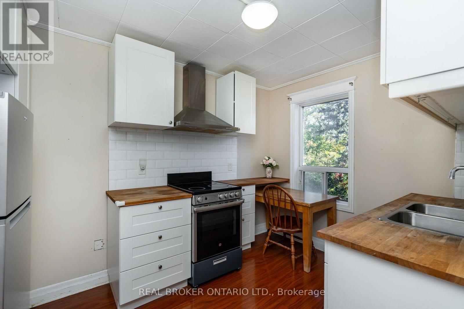 253 Bartlett Avenue, Toronto, ON photo 18
