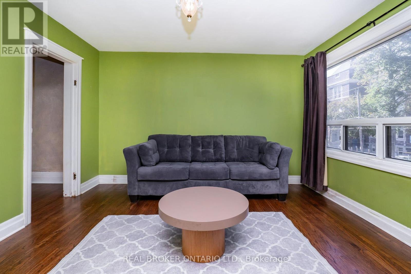 253 Bartlett Avenue, Toronto, ON photo 22