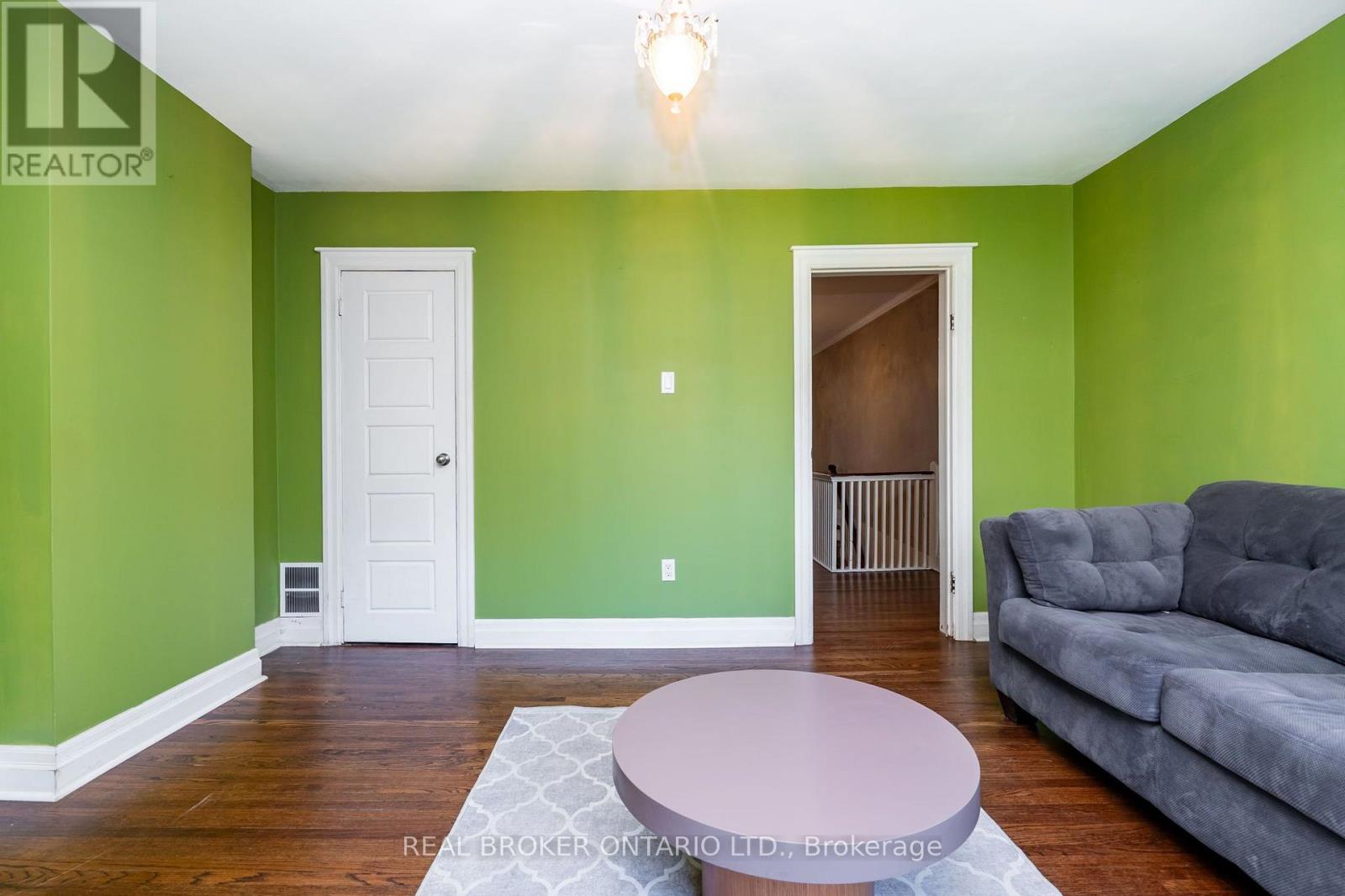 253 Bartlett Avenue, Toronto, ON photo 23