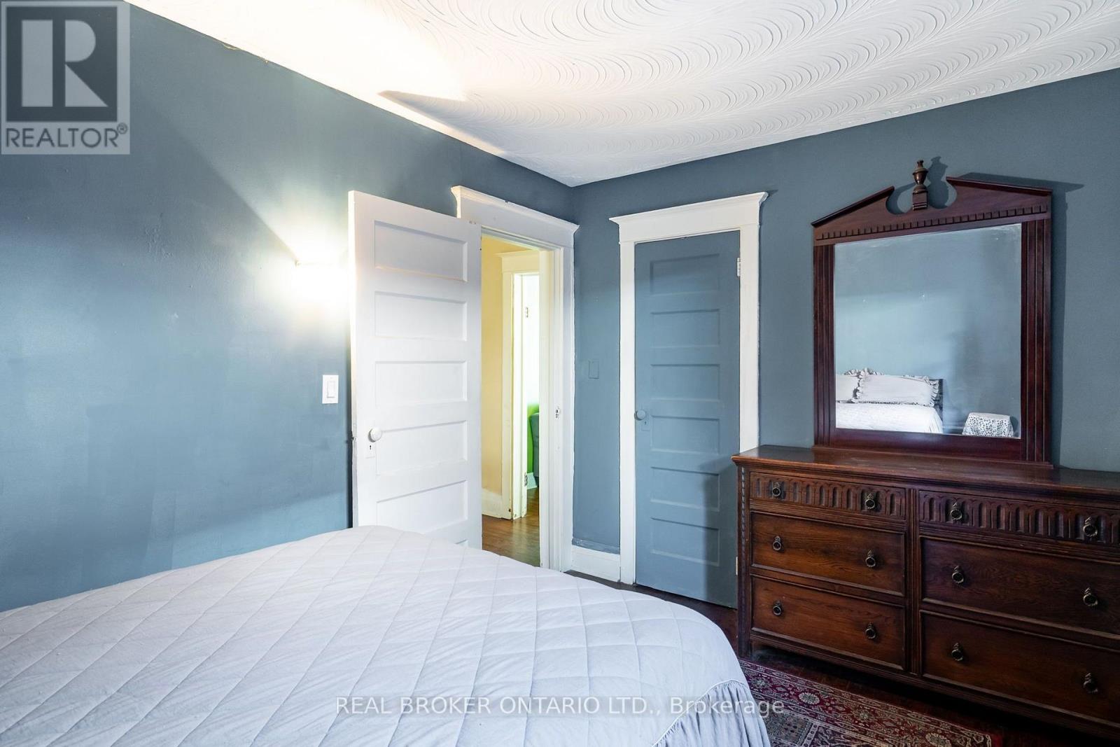 253 Bartlett Avenue, Toronto, ON photo 25