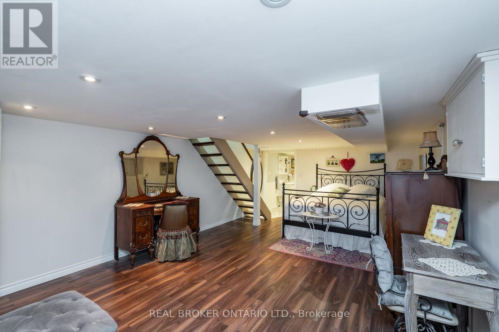 253 Bartlett Avenue, Toronto, ON photo 29