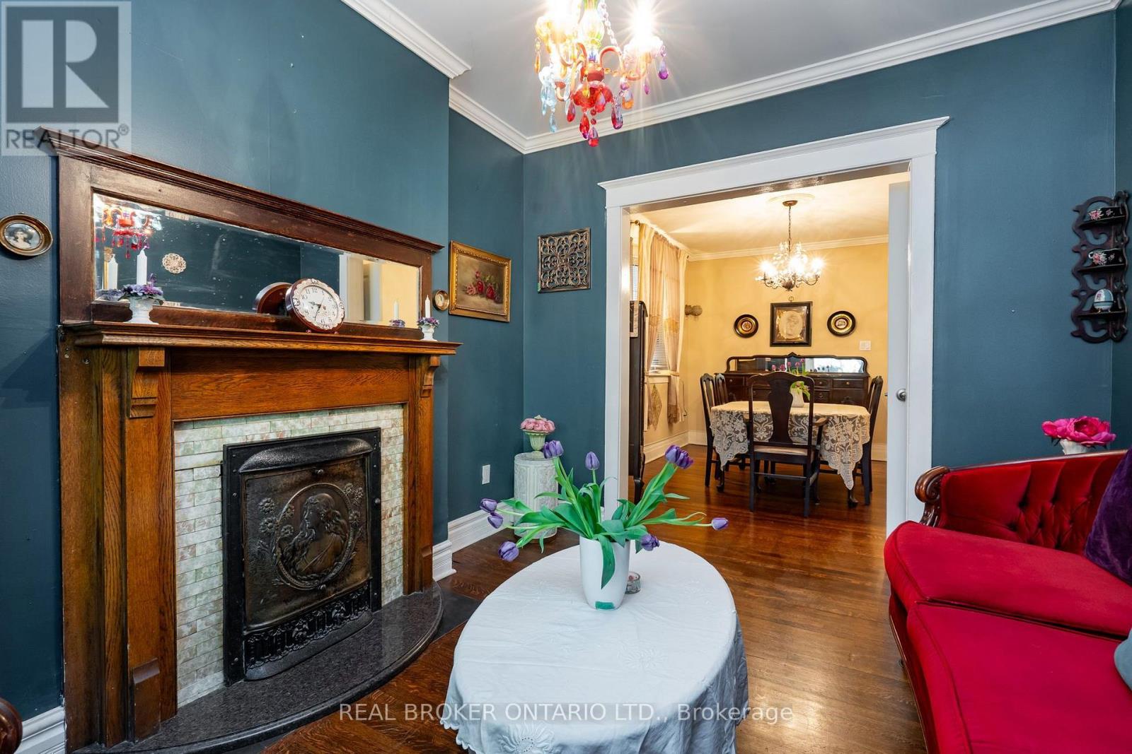 253 Bartlett Avenue, Toronto, ON photo 5