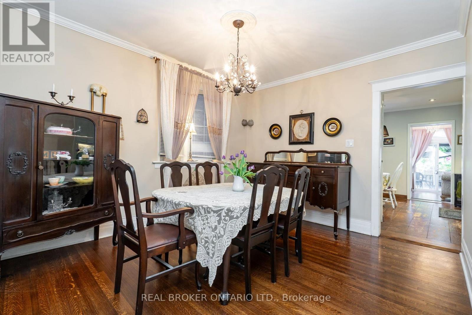 253 Bartlett Avenue, Toronto, ON photo 6