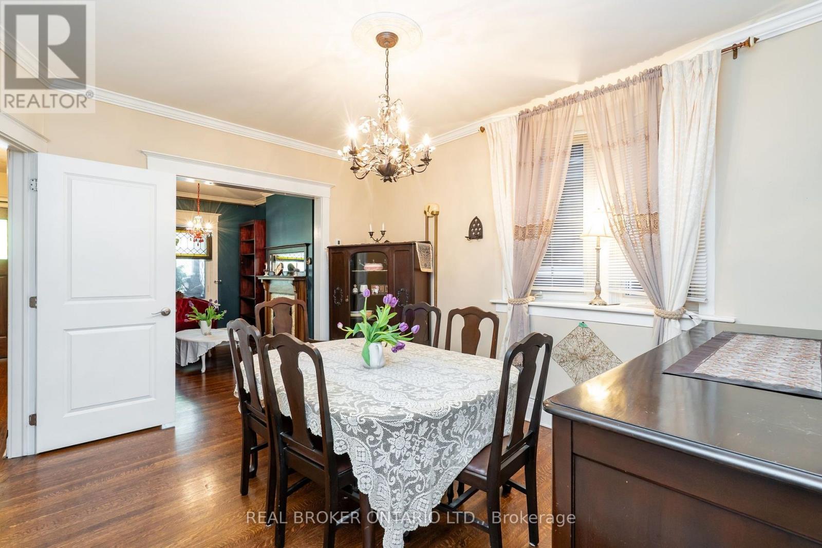 253 Bartlett Avenue, Toronto, ON photo 7