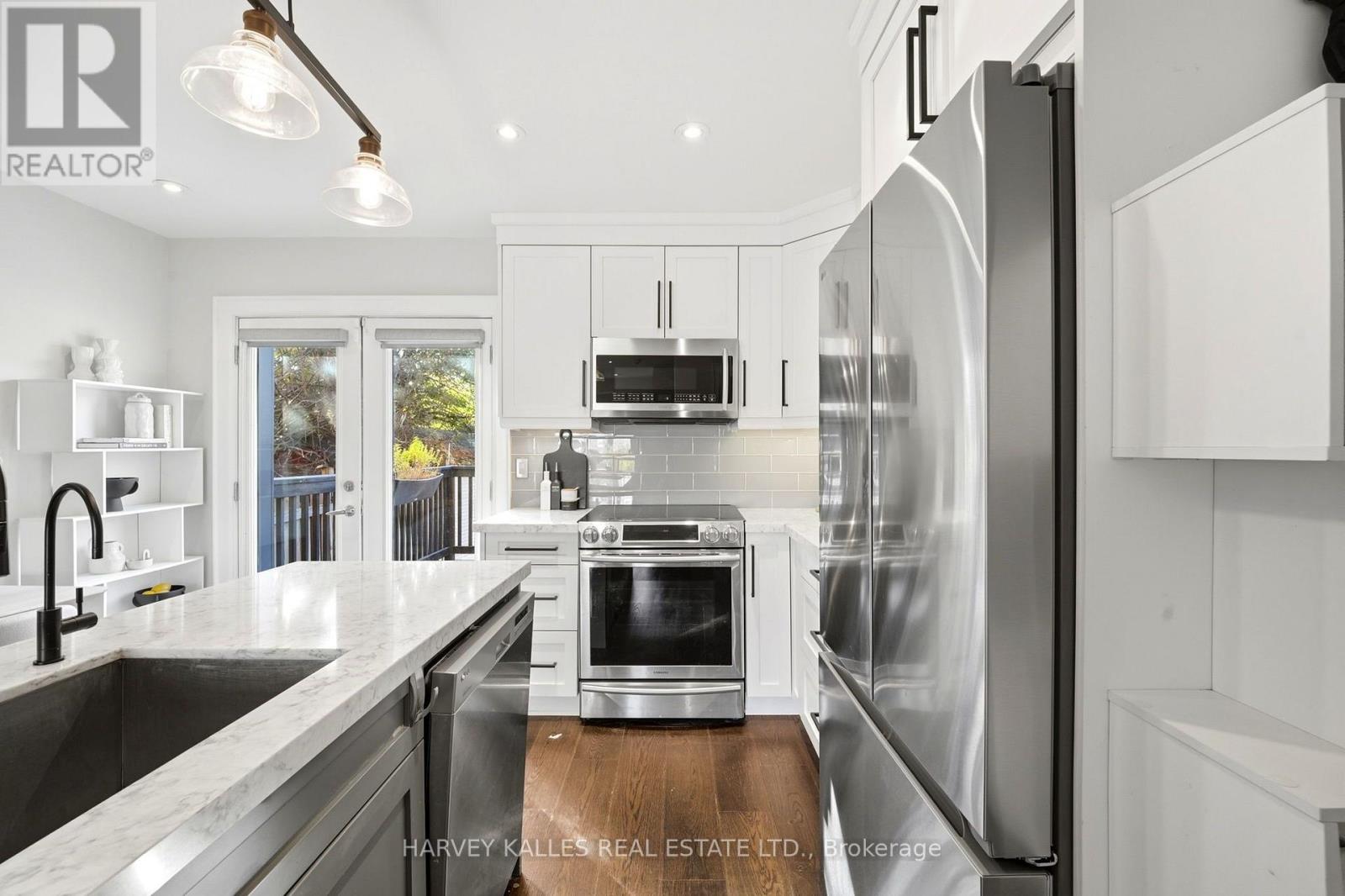 26 Miranda Avenue, Toronto, ON photo 10