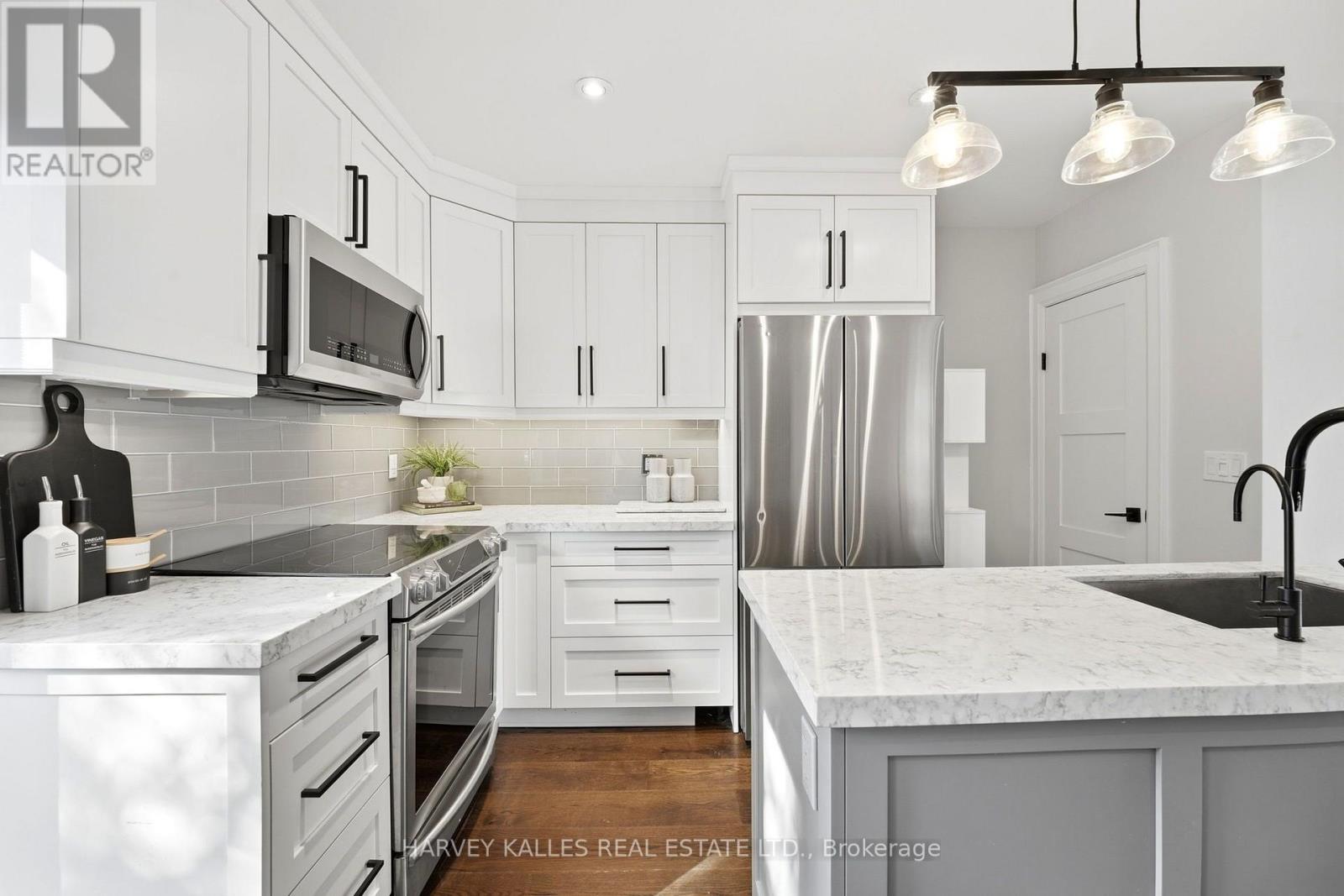 26 Miranda Avenue, Toronto, ON photo 12
