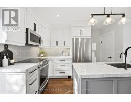 26 Miranda Avenue, Toronto, ON M6E4G2 Photo 12