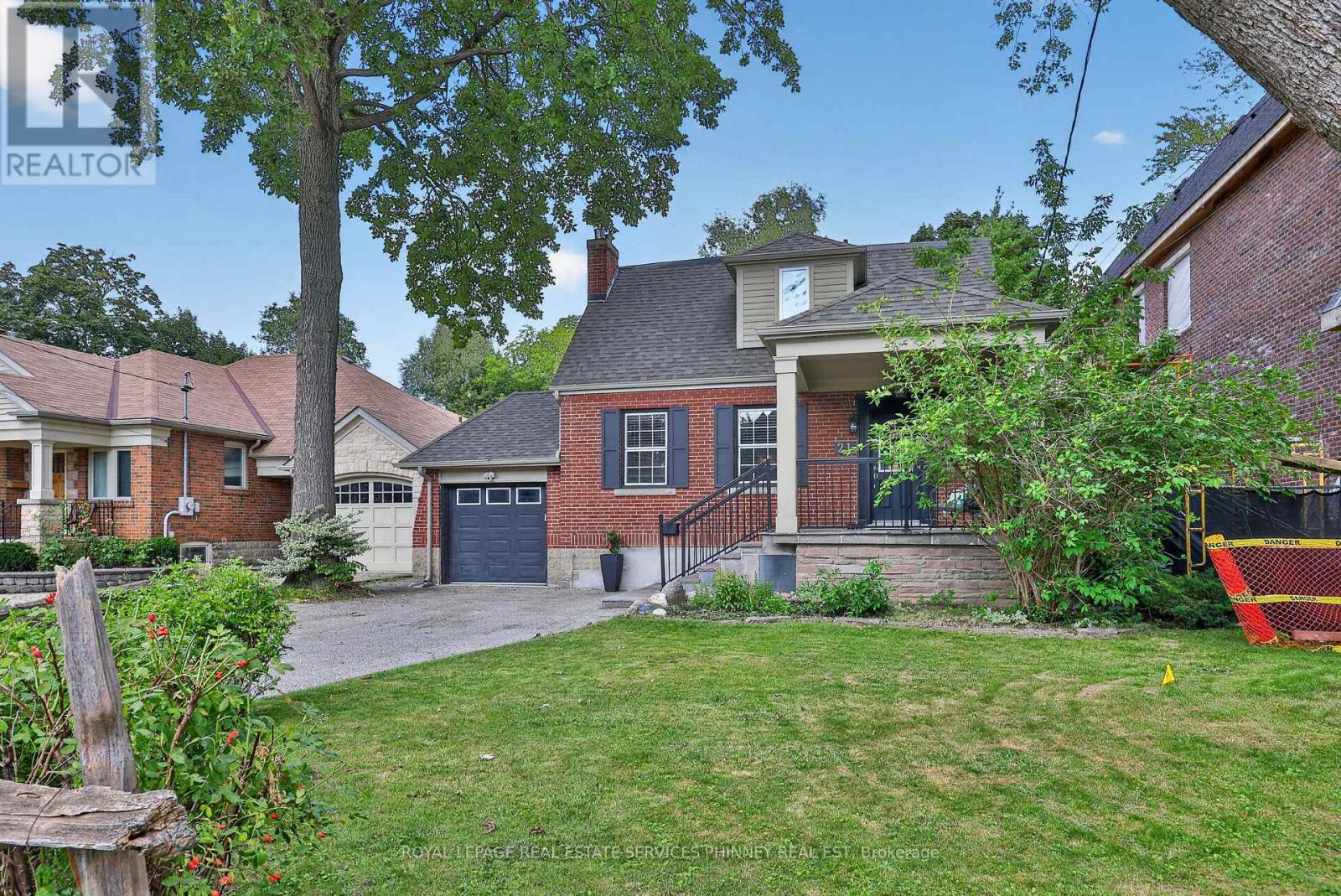 21 Cumberland Drive, Mississauga, ON photo 2