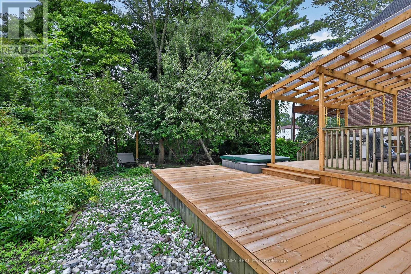 21 Cumberland Drive, Mississauga, ON photo 37