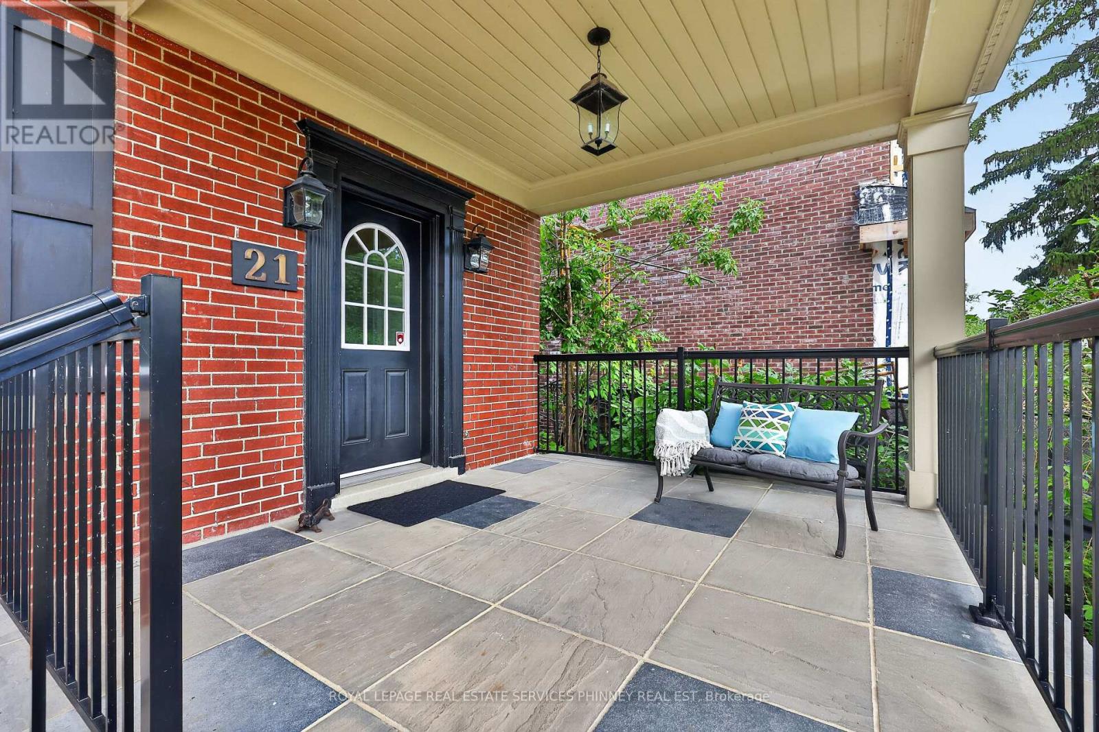 21 Cumberland Drive, Mississauga, ON photo 4