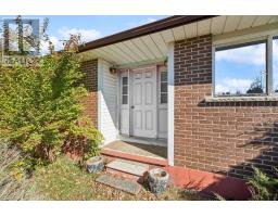 Bedroom 3 - 8350 Hwy 7 Highway, Guelph/eramosa, ON N0B2K0 Photo 6