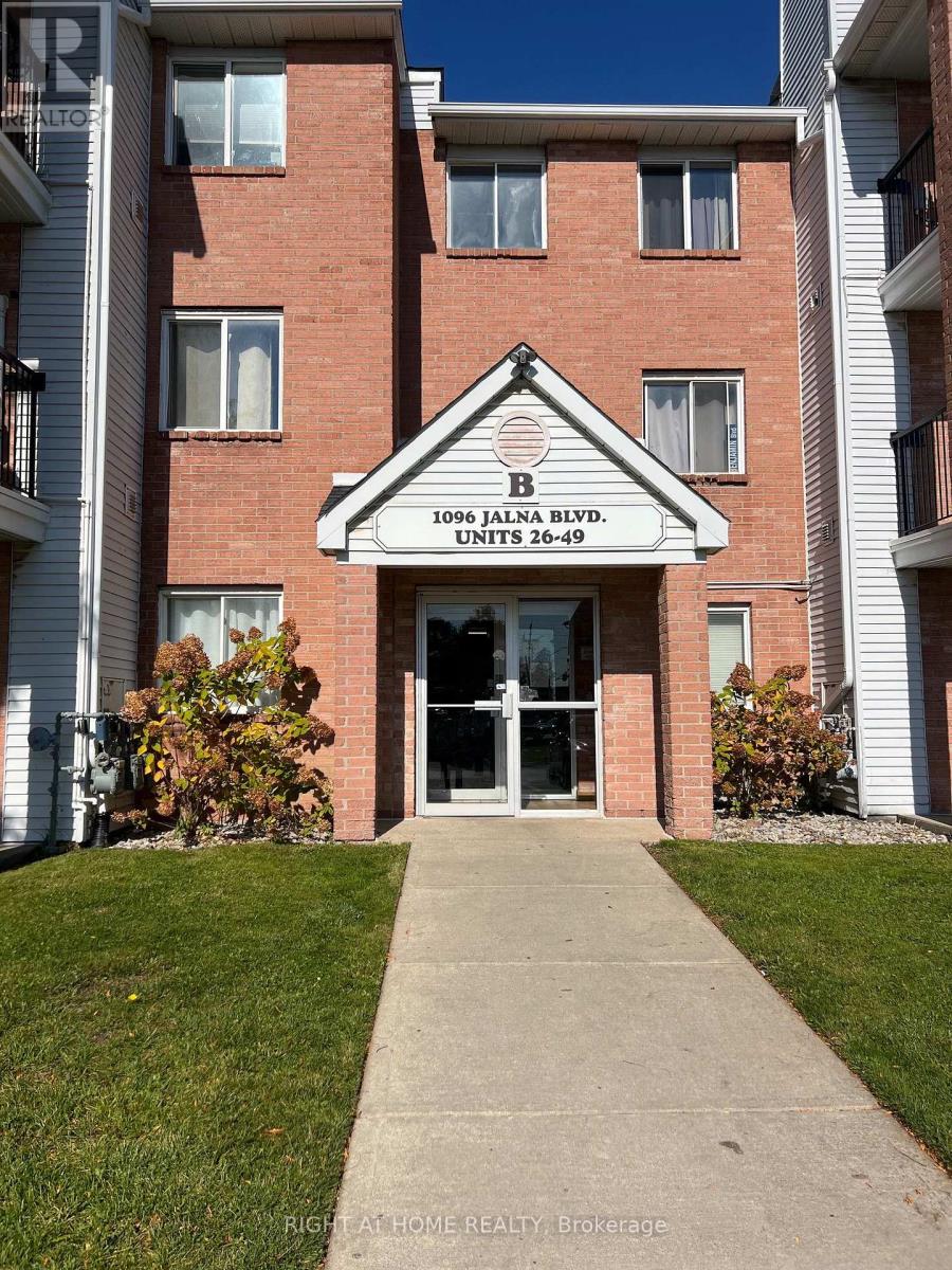 2 bedroom Single Family exterior, 38- 1096 Jalna Boulevard, London South (South X), Ontario