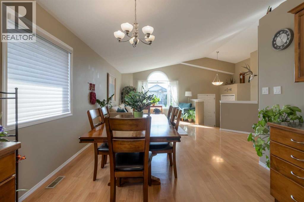 159 Grand River Boulevard W, photo 13 of 50
