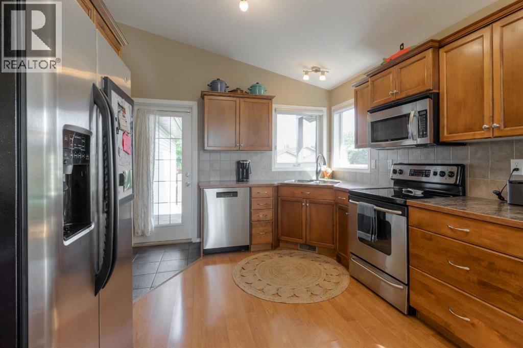 159 Grand River Boulevard W, photo 14 of 50