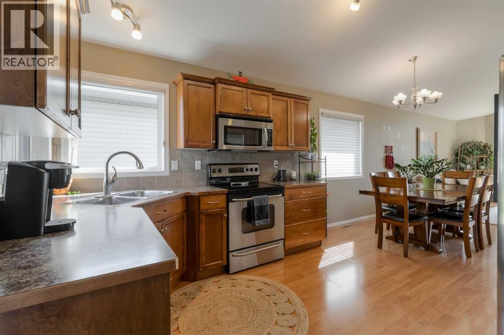 159 Grand River Boulevard W, photo 18 of 50